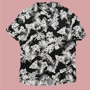Express Men’s M Black White Floral Hawaiian Button Up Shirt Short Sleeve
